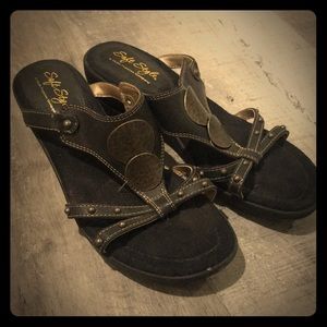 Soft style wedge sandals